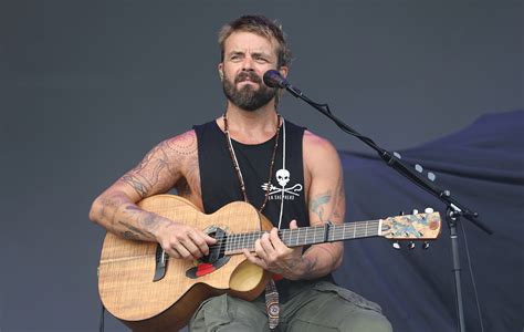 Xavier Rudd's Acoustic Odyssey: An Intimate Night of Music and Reflection in Lisbon!